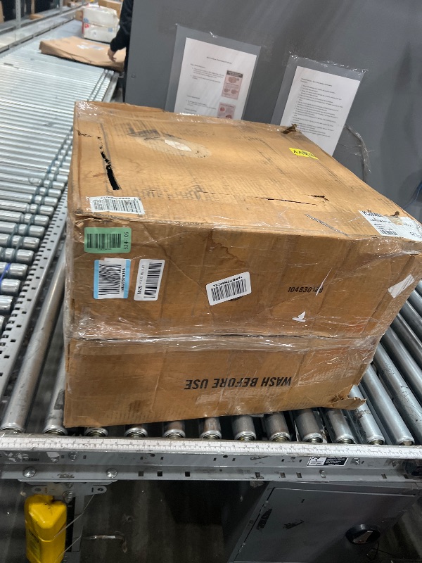 Photo 1 of ******************Lock is broken and inner seal came off***************
Carlisle FoodService Products Insulated Food Pan Carrier and Warmer, Front-Loading with Handles, Holds 5 Full or 10 Half 2.5" Pans (Sold Separately) with Rugged PE Shell and PU Insula