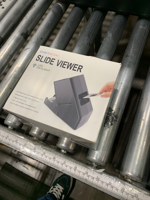 Photo 1 of ***PARTS ONLY****   DIGITNOW!35mm Slide and Film Viewer, 3X Magnification LED Lighted Illuminated Viewing,USB Powered/Battery Operation-for 35mm Slides & Positive Film Negatives(4AA Batteries Included)