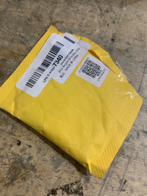 Photo 1 of 2Pcs Bicycle Grips,Bike Grips Clamps Ring End Lock Rings,Aluminum Alloy Beautiful Practical Bike Grip Lock On Clamps ,for MTB Road Bike (black), Bicycle Grips Bike Grips Clamping Rings Bike Handl