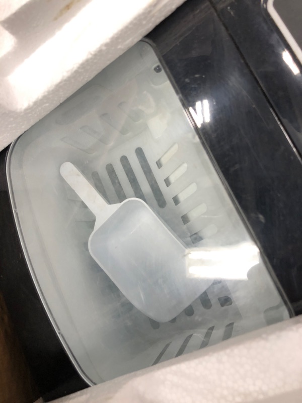 Photo 1 of ****PARTS ONLY****
Frigidaire Compact Countertop Ice Maker, Makes 26 Lbs. of Bullet Shaped Ice Cubes Per Day, Silver Stainless
