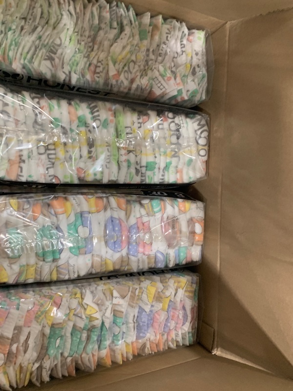 Photo 1 of The Honest Company Clean Conscious Diapers for Delicate Skin | Up to 100% Leakproof | Hypoallergenic, Fragrance Free | Gender Neutral | Super Club Box, Size 3 (16-28 lbs), 120 Count (Prints May Vary)