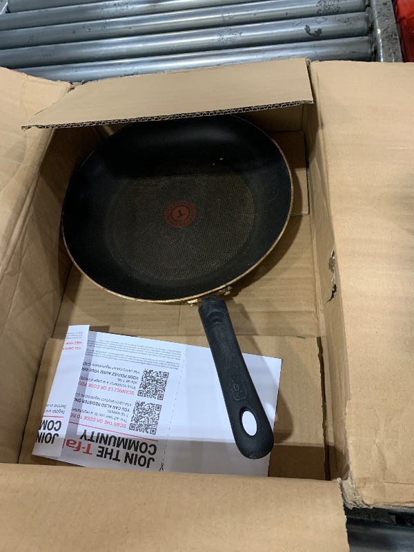 Photo 1 of ***(HEAVILY USED/ MINOR SCRATCHES)***T-Fal Ultimate Hard Anodized Nonstick Fry Pan With Lid 12 Inch, Oven Broiler Safe 400F, Lid Safe 350F, Cookware, Pots and Pans, Kitchen Frying Pans, Skillets, Home, Dishwasher Safe, Black