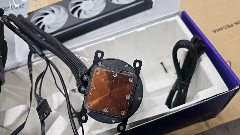 Photo 1 of ***PARTS ONLY***NZXT Kraken Elite 360 RGB 2024 - AIO CPU Liquid Cooler - 360mm Radiator - F360 RGB Core Fan - Customizable 2.72" IPS LCD - NZXT Turbine Pump - AMD® AM5, AM4 - Intel® LGA 1851/1700, 1200/115X - Black