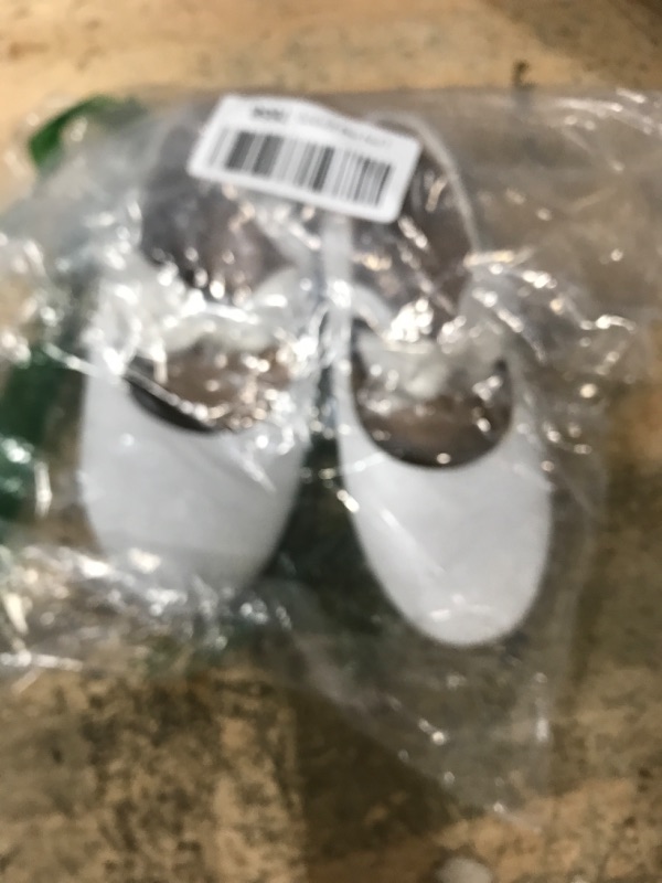 Photo 1 of *******SEE NOTES******Kiderence Toddler Girls Dress Shoes Little Kids Mary Janes White Ballet Flats Toddler 13, 13M /20.2CM 