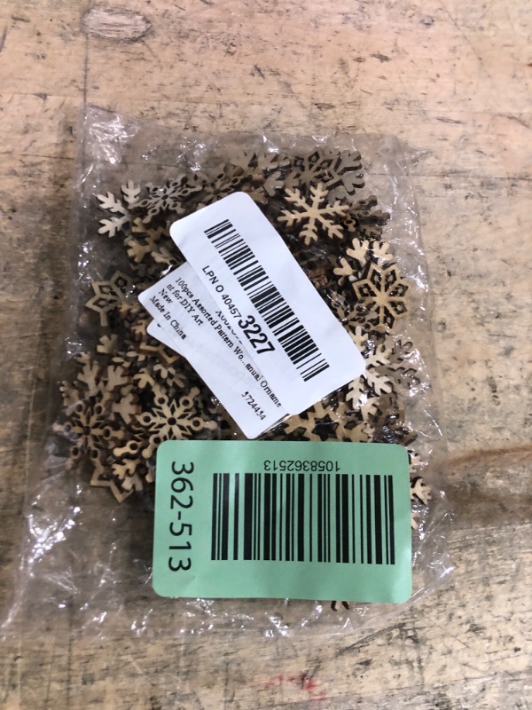 Photo 1 of 100pcs Assorted Pattern Wooden Pieces Christmas Snowflake Cutouts Craft Embellishments DIY Decorative Accessories Manual Ornament for DIY Art