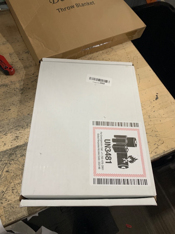 Photo 1 of ***RECOVERY ASSISTANT***Apple Late 2020 MacBook Pro with Apple M1 Chip, 13-inch, 8GB RAM, 512GB SSD, Space Gray (Renewed)