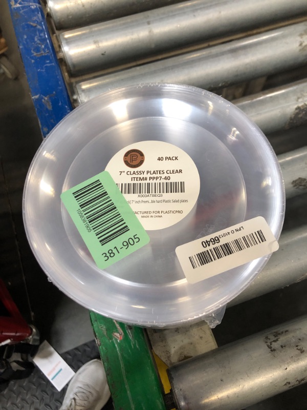 Photo 1 of [7'' 40 Pack] 7'' inch Premium Heavy Weight Crystal Clear Classy Disposable hard Plastic Salad plates