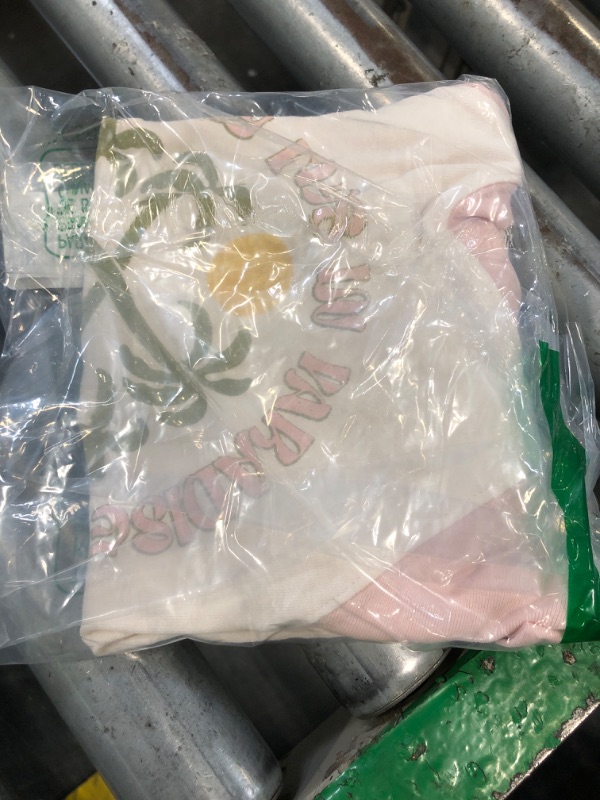 Photo 1 of **NEEDS TO BE WASHED** Billabong Girls' Premium Short Sleeve Raglan Graphic Tee, Crew Neck T-Shirt, Soft & Comfortable, Pink Days