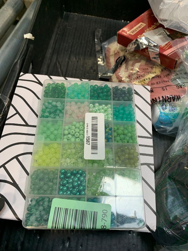 Photo 1 of ** GREEN ONLY**
XSEINO About 7200PCS 6mm Glass Beads Bracelet Making Kit,144 Assorted Colors Crystal Glass Beads for Bracelet and Jewelry Making and DIY Crafts,Friendship Gifts,to Give to Friends, Family