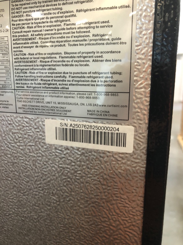 Photo 1 of ******TURNS ON PERFECTLY***** ARCTIC CHEF ACFR725AMZ6COM 2 Door Apartment Size Refrigerator with Freezer, Stainless