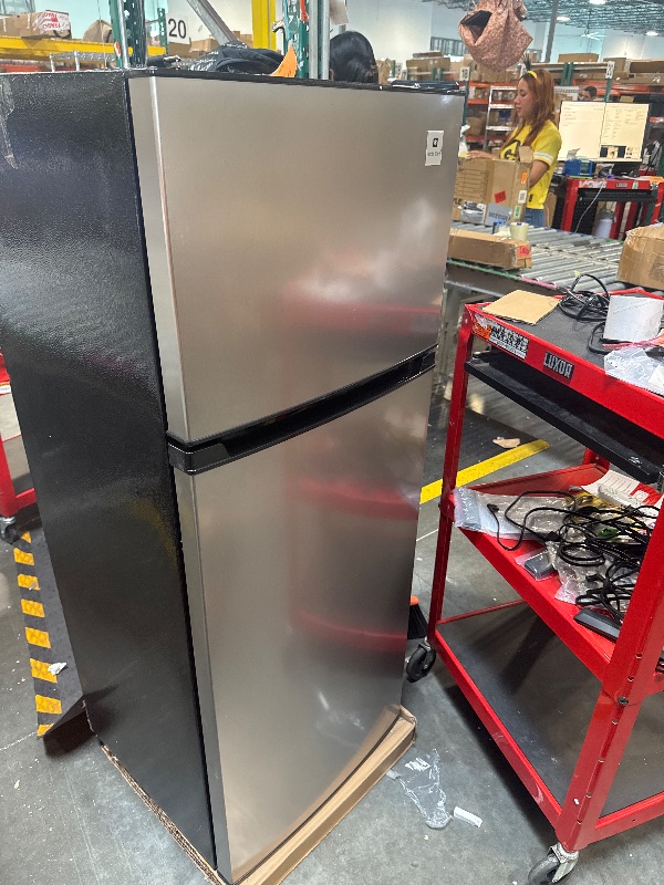 Photo 1 of ******TURNS ON PERFECTLY***** ARCTIC CHEF ACFR725AMZ6COM 2 Door Apartment Size Refrigerator with Freezer, Stainless