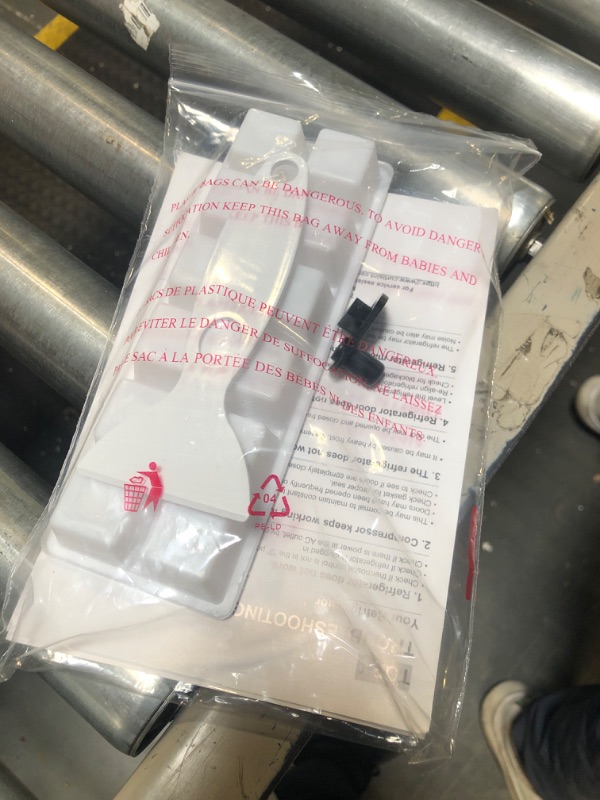 Photo 1 of ******TURNS ON PERFECTLY***** ARCTIC CHEF ACFR725AMZ6COM 2 Door Apartment Size Refrigerator with Freezer, Stainless