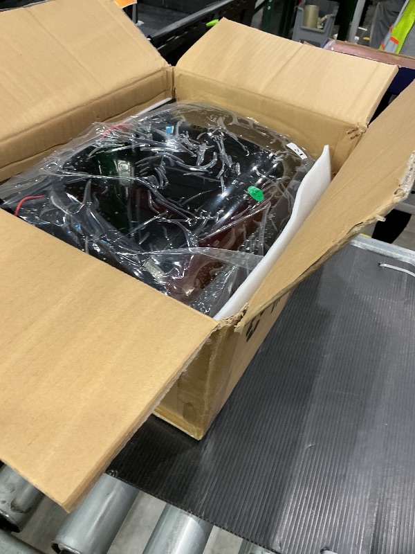 Photo 1 of ** ONLY ONE WORKING LIGHT *** Tresound LED Tail Light for 2007-2013 Chevy Silverado 1500, 2007-2014 Silverado 2500 HD & 3500 HD, 2008-2014 GMC Sierra 3500 HD, Rear Taillight Assembly, 25958482 25958483 GM2800207 GM2801207