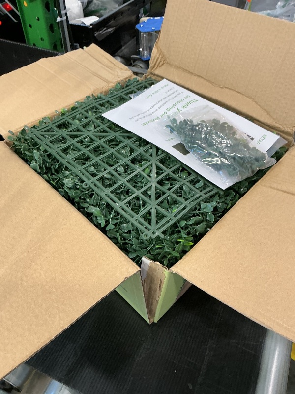 Photo 1 of *USED*
NETAP Artificial Grass Wall Panels Backdrop,10"x 10"(12Pcs) Faux Boxwood Panels for Outdoor Indoor Green Wall Decor,Party Wedding Garden Fence Decorations