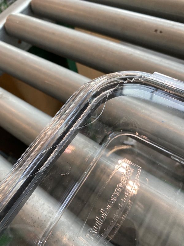 Photo 1 of *Major Damaged* Rubbermaid Brilliance BPA-Free Food Storage Containers with Lids, Airtight Clear Set of 2 (9.6 Cup), Ideal for Lunch, Meal Prep, and Leftovers