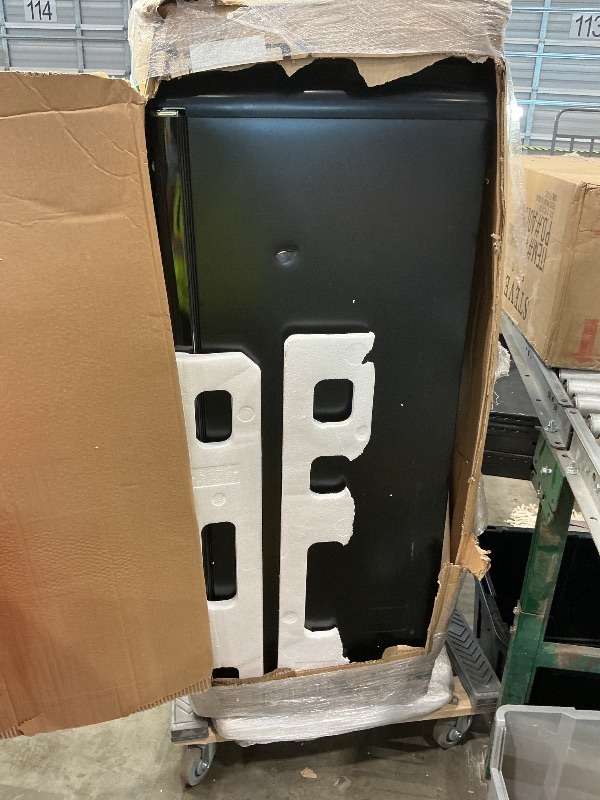 Photo 1 of *Minor Damaged - Check clerk notes*
Galanz GLR46TBKER Retro Compact Refrigerator with Freezer Mini Fridge with Dual Door, Adjustable Mechanical Thermostat, 4.6 Cu Ft, Black