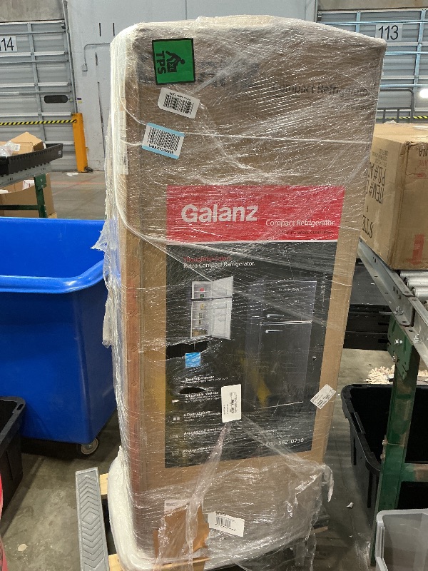 Photo 1 of *Minor Damaged - Check clerk notes*
Galanz GLR46TBKER Retro Compact Refrigerator with Freezer Mini Fridge with Dual Door, Adjustable Mechanical Thermostat, 4.6 Cu Ft, Black