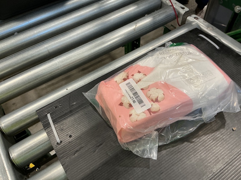 Photo 1 of 100 Count Disposable Face Towel, Ultra Soft & Thick Washcloths, Biodegradable Facial Towels for Sensitive Skin, Makeup Remover Dry Wipes, Lint-Free Towelettes for Cleansing