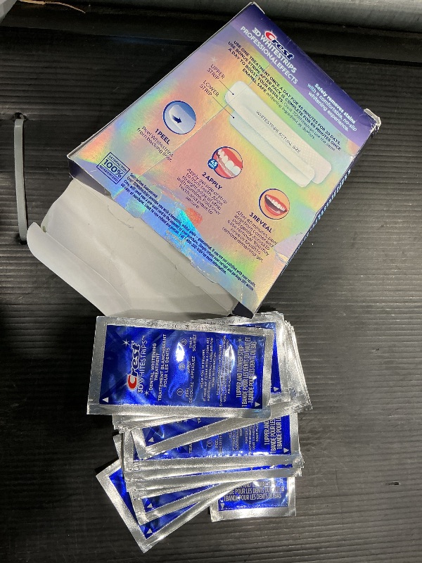 Photo 1 of *MISSING PARTS*
Crest 3D Whitestrips Professional Effects – Teeth Whitening Kit, 22 Treatments (20 + 2 Bonus), Each with 1 Upper/1Lower, 44 Strips – Crest 3DWhite Teeth Whitening Strips