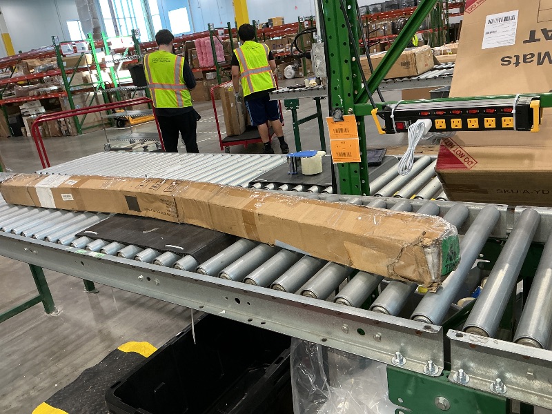 Photo 1 of *Bent* HENG FENG Exterior Roller Shade 6'(W) x8'(H) Cordless Outdoor Shades for Patio Roll up Sun Shades Outdoor Blinds for Porch Gazebo,Mocha