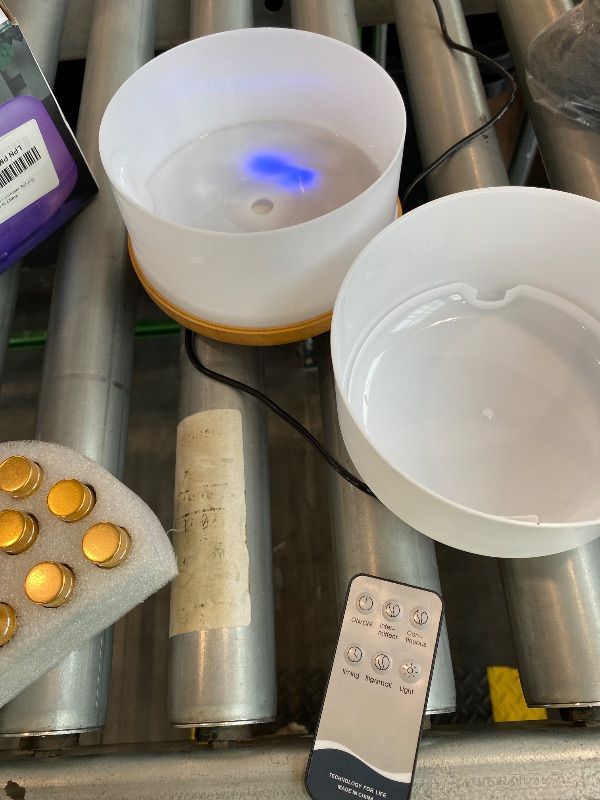 Photo 1 of *Minor Damaged*
SACATR 500ml Essential Oil Diffuser with 15 Essential Oils, Ultrasonic Cool Mist Humidifier, Remote Control, 4 Timers, 15 Color Lights, Auto Shut-Off