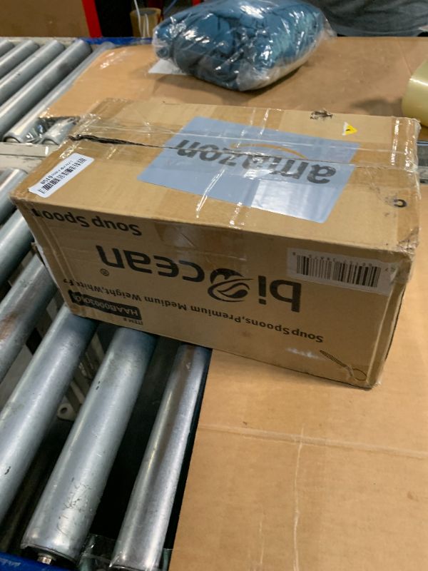 Photo 1 of 1000PCS Disposable Plastic Spoons Silverware Bulk Soup Spoon White Reusable Heavy Duty Disposable Cutlery Plastic Utensils Flatware for Home Restaurant Party Picnic Camping Travel (Soup Spoon-1000pcs)