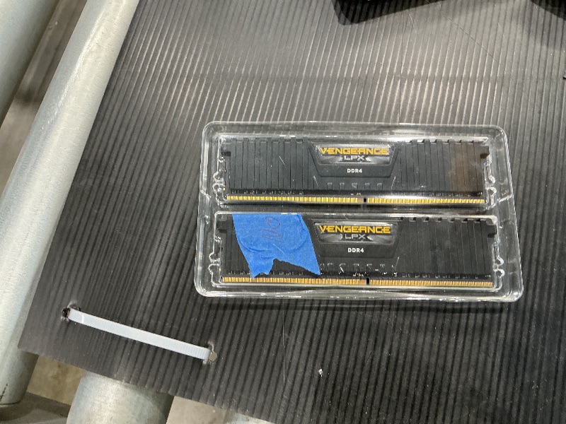 Photo 1 of ***SEE NOTES***Corsair Vengeance LPX DDR4 RAM 16GB (2x8GB) 3200MHz CL16-18-18-36 1.35V Intel AMD Desktop Computer Memory - Black (CMK16GX4M2B3200C16)