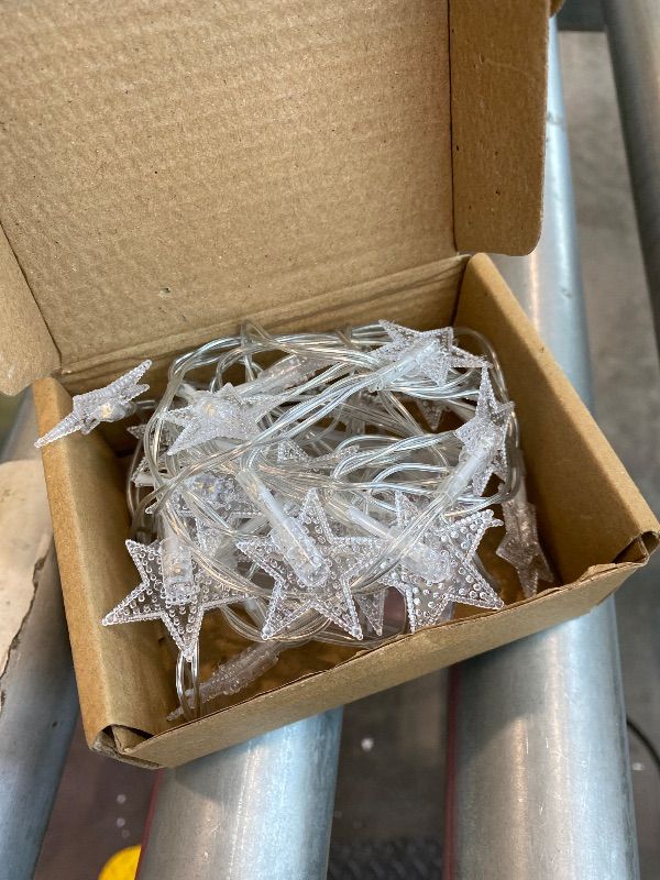 Photo 1 of *Untested*
ANJAYLIA 20 LED Star String Lights 10 FT Fairy Christmas Lights Battery Operated for Indoor & Outdoor, Party, Wedding and Holiday Decorations Warm White