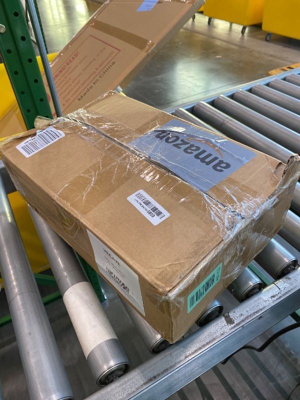 Photo 1 of *USED*
Yecaye Under Bed Storage with Wheels, 2 Pack Under Bed Storage Containers with Adjustable Dividers & Clear Lid, Rolling Underbed Organizer Bins Drawer for Clothes, Shoes, Blankets(33.3 x 16.5 x 6.7in)