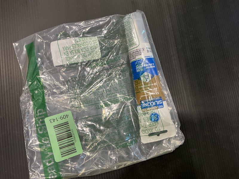 Photo 1 of *USED*
GE Advanced Silicone Caulk for Window & Door, Clear, 2.8 fl oz Tube, 1 Pack - 100% Waterproof Silicone Sealant, 5X Stronger Adhesion, Freeze & Sun Proof