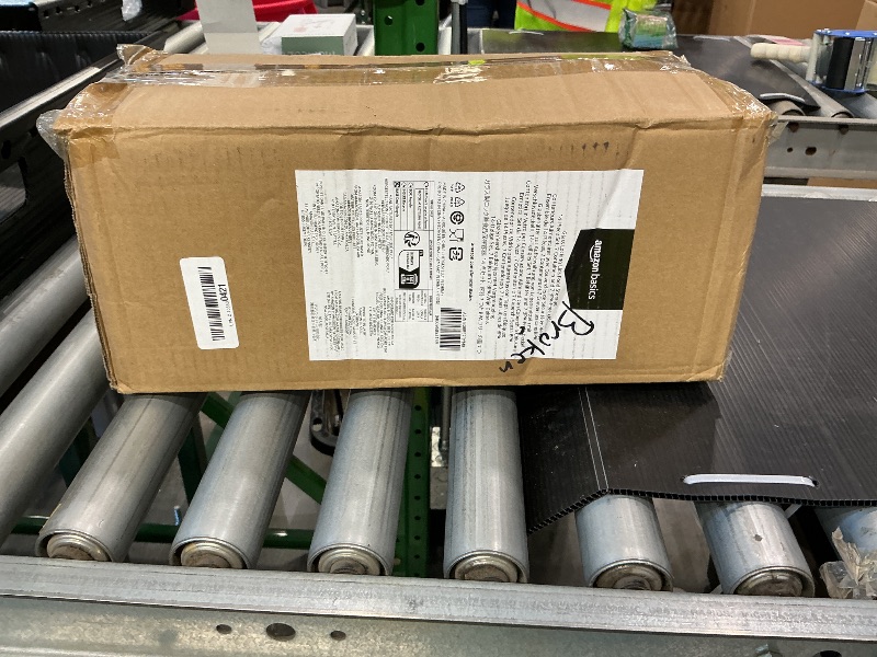 Photo 1 of *** SEE NOTES*** Amazon Basics Glass Food Storage Containers with Locking Lids, Set of 7, 14 pieces including lids, BPA-Free, clear with blue silicone ring