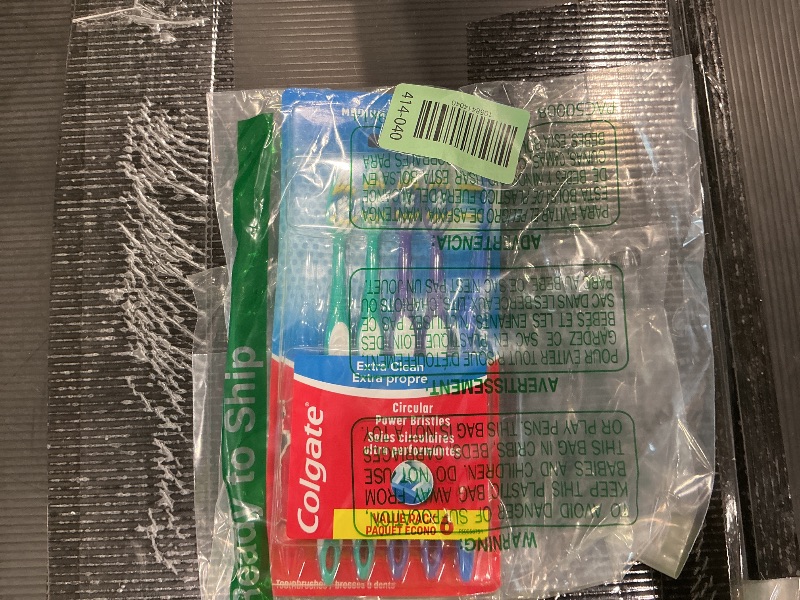 Photo 1 of ***SEE NOTES***Colgate Extra Clean Toothbrush, Medium Toothbrush for Adults, 6 Pack