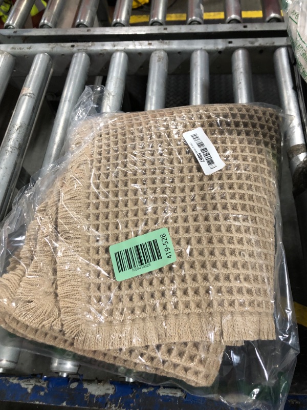 Photo 1 of ***PATRTISAL SET/ MISSING SMALL RUG**** Furicher Large Waffle Bath Mat Set, Non Slip Bath Mat Set, Ultra Absorbent Bath Mats for Bathroom Decor, Extra Soft Floor Bathroom Rugs Sets 2 Piece, Washable Bath Rugs (20"×47" and 16"×24")