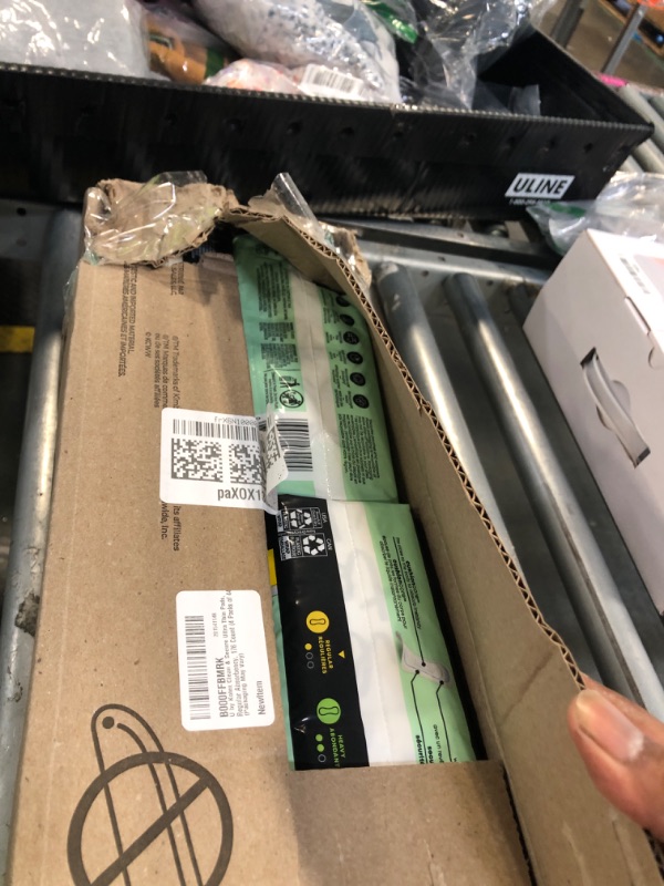 Photo 1 of **MISSING 1 PACK OF 44** U by Kotex Clean & Secure Ultra Thin Pads, Regular Absorbency, 176 Count (4 Packs of 44) (Packaging May Vary)