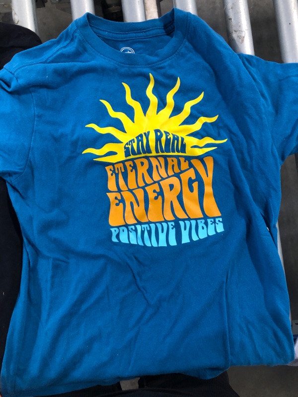 Photo 1 of [NOT EXACT ITEM AS PICTURED SEE CLERK PICTURES FOR MORE DETAILS] 3 LARGE BOYS GRAPHIC TEE 