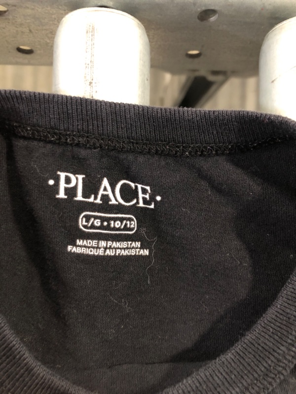 Photo 1 of [NOT EXACT ITEM AS PICTURED SEE CLERK PICTURES FOR MORE DETAILS] 3 LARGE BOYS GRAPHIC TEE 