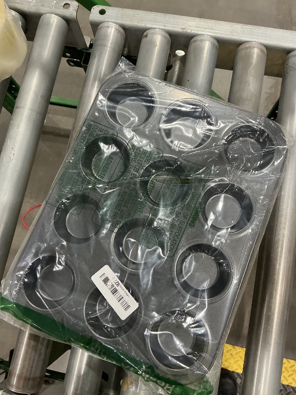 Photo 1 of *Item Is Dirty*
Kingrol 12-Cup Muffin & Cupcake Pans, Set of 3 Baking Pans, Non-stick Bakeware, 1.1" Deep
