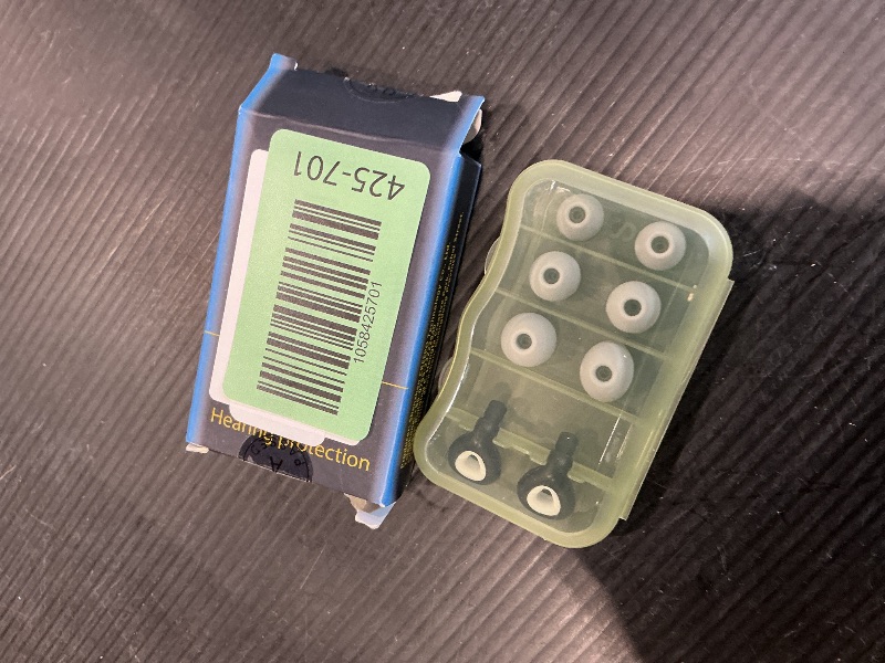 Photo 1 of *USED*
Dersoud Ear Plugs for Sleeping Noise Cancelling,Soft Silicone Reusable Ear Plugs for Noise Reduction(24dB),High-Fidelity Hearing Protection,Customizable Fit for Sleep,Deep Focus,Concerts & Travel