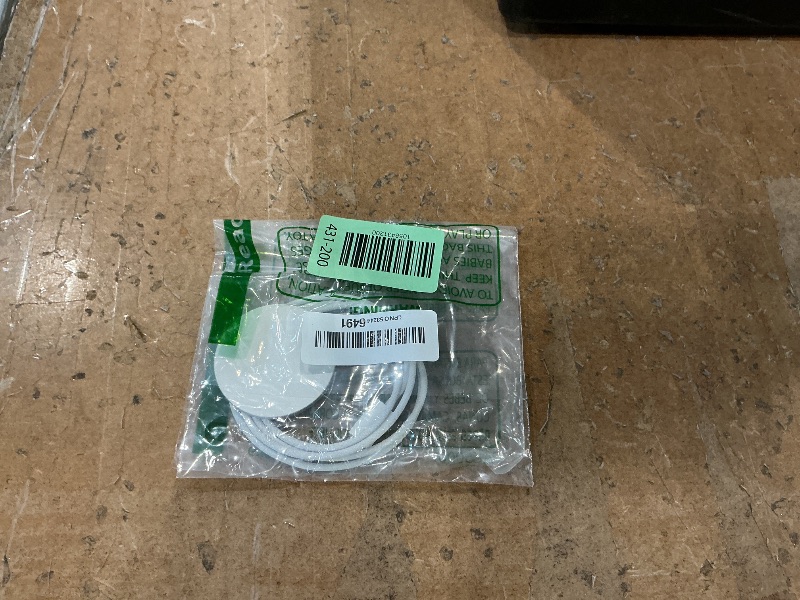 Photo 1 of Apple MagSafe Charger (1 m): Wireless Charger with Fast-Charging Capability