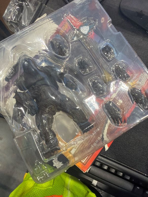 Photo 1 of *MAJOR DAMAGE*
JAYKENIXO ?ing Action Figure Toy - Dragon VS. K?ng Toy Carry Bag Included