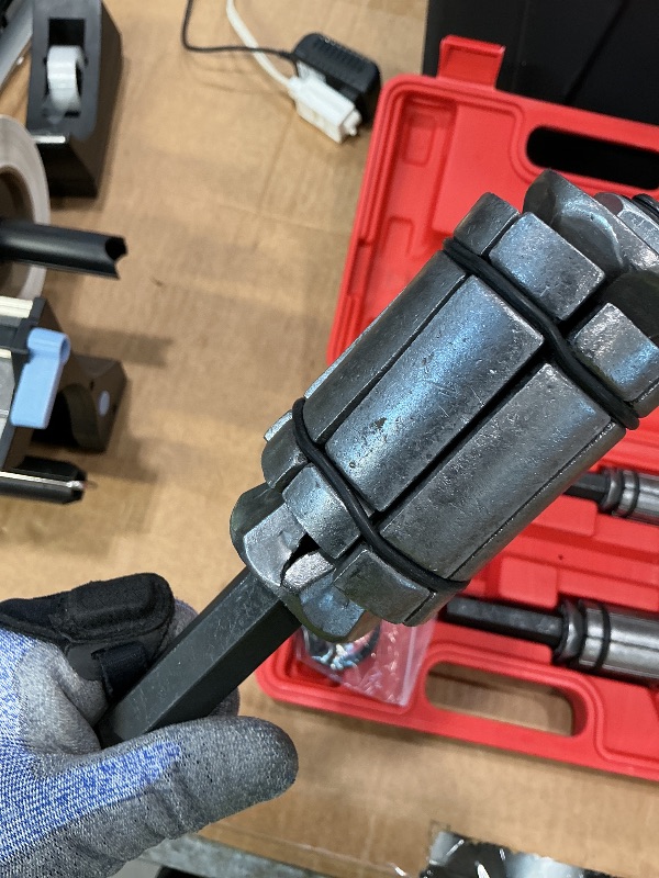 Photo 1 of **UNTESTED**
SCITOO 3-Pieces Pipe Expander Tool Set 1/18'' to 3-1/2'', Tail Pipe Expander Compatible with Most Vehicles and Trucks