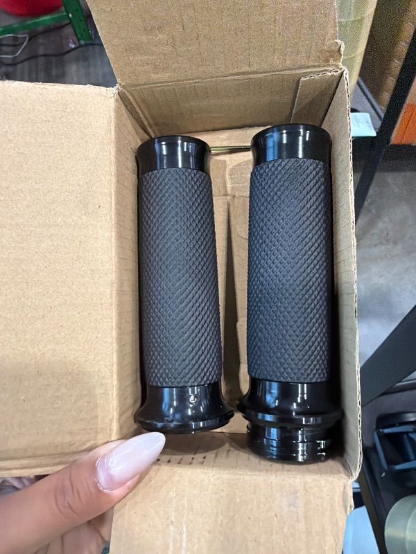 Photo 1 of *MISSING PARTS - see clerk notes*
Benlari 1inch Handlebar Grips, Cable Throttle Hand Grips, Non-Slip Rubber Motorcycle Handgrips Fit for Harley Davidson Touring Dyna Softail Sportster 883 1200, Black