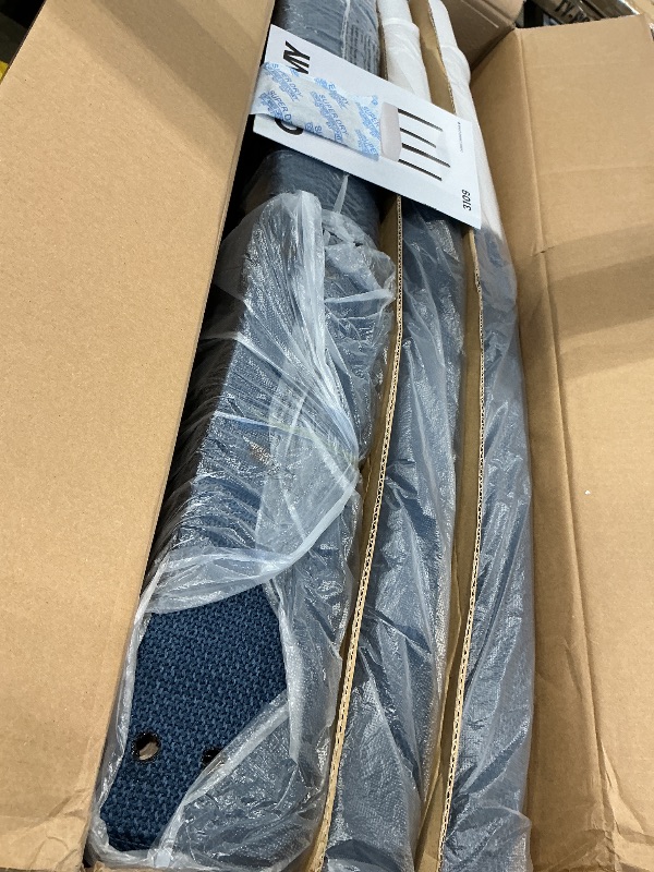 Photo 1 of **UNKNOWN IF MISSING PARTS**
Upholstered Parsons Dining Chairs Set of 6, Modern Dining Room Chairs with Back, Fabric Kitchen Side Chairs with Wood Legs for Dinner Farmhouse Restaurant, Blue