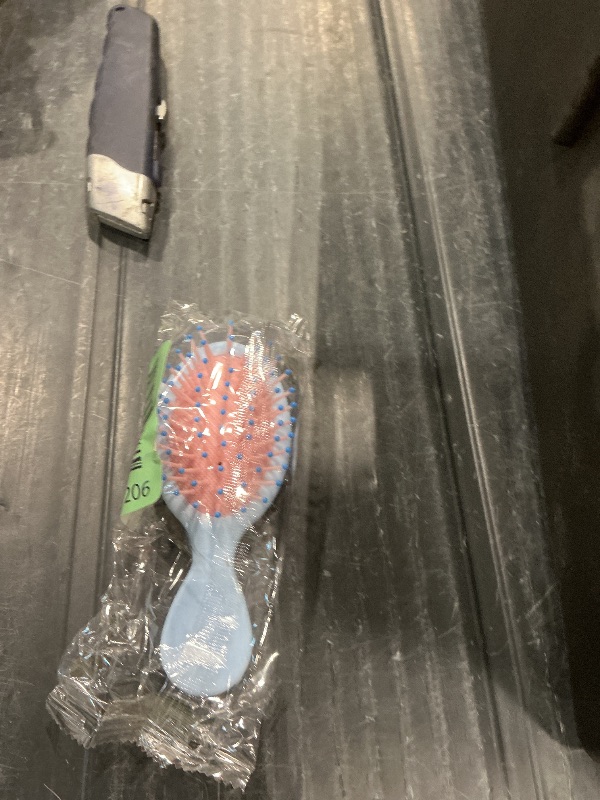Photo 1 of *MISSING PARTS - see clerk notes*
Ciulaiy Cute Mini Travel Hair Brushes 8 Pieces, Bridesmaid Proposal Gifts
