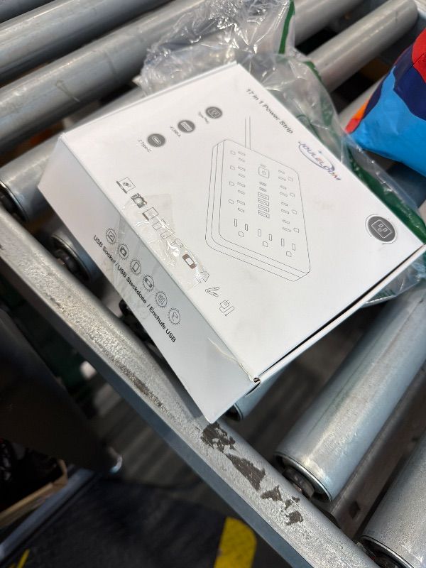 Photo 1 of **UNTESTED**
JouleLoom 6 FT Flat Plug Surge Protector Power Strip,11 Multiple AC Outlets with 6 USB Ports (2 USB C), 6 Feet Extension Cord, 1250W/10A, One Touch Switch Button, 17 in 1 Compact powerstrip-White