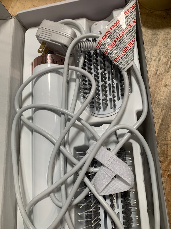 Photo 1 of "T3 AireBrush Duo Interchangeable Hot Air Blow Dry Brush with Two Attachments ? Includes 15 Heat and Speed Combinations, T3 IonFlow Technology, Volume Booster Switch, Lock-in Cool Shot"1058477243
LPNPMEJ7984013
