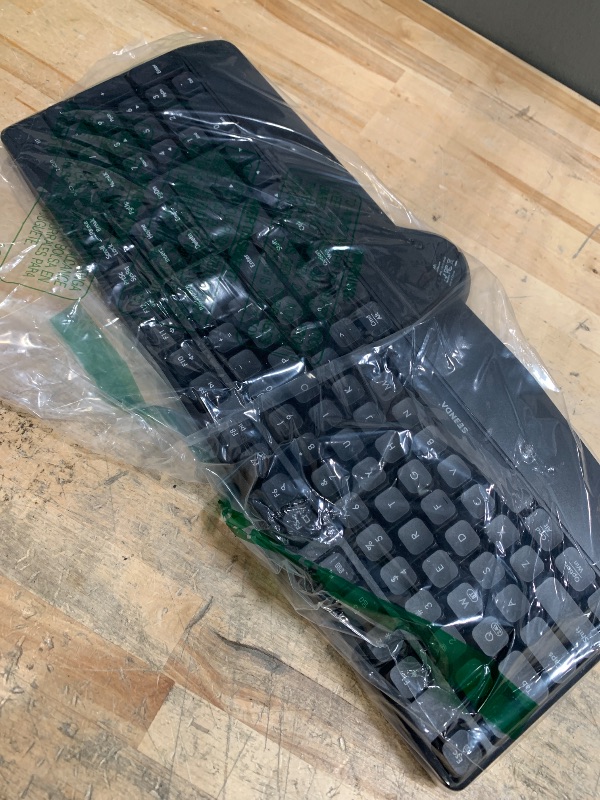 Photo 1 of ***MISSING BLUETOOTH DONGLE*** seenda Bluetooth Keyboard COE200 USB + Bluetooth Multi Device,, Full-Size Wireless Combo Compatible for Mac OS/Windows PCs Computers Laptops MacBooks - Black