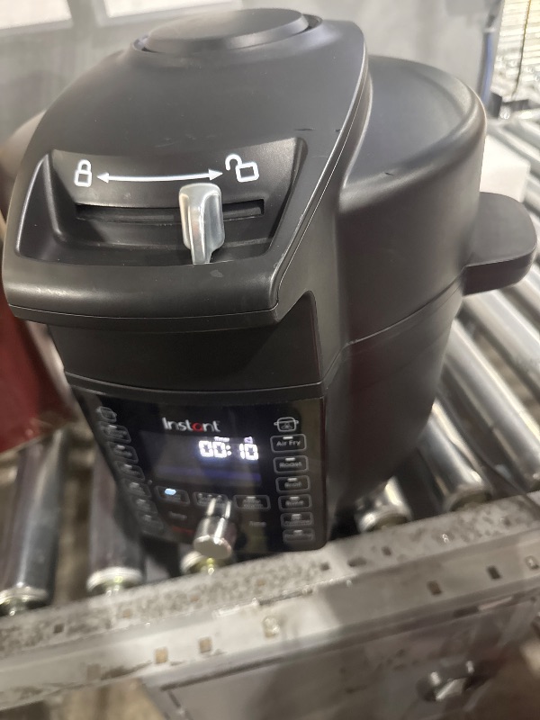 Photo 1 of ************SEE NOTES BEFORE BID***********
Instant Pot 6.5 Quart Duo Crisp Ultimate Lid with WIFI, 13-in-1 Air Fryer and Pressure Cooker Combo, Sauté, Slow Cook, Bake, Steam, Warm, Roast, Dehydrate, Sous Vide, & More, Includes App with Recipes