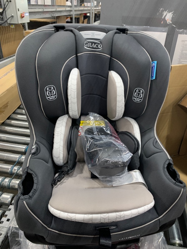 Photo 1 of ***PARTS ONLY *****Graco Extend2Fit Convertible Baby Car Seat, Rear and Forward Facing, Adjustable Extension Panel for Extra Legroom, Redmond