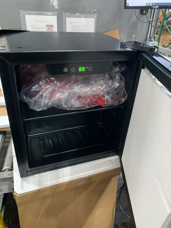 Photo 1 of *******************FRIDGE MAY NOT COOL***************
Antarctic Star Mini Fridge Cooler - 12 Bottle 48 Can Beverage Refrigerator Glass Door for Drinks or Beer Wine –Small Drink Dispenser for Home, Office or Bar, Electronic Temperature Control?1.3cu.ft.